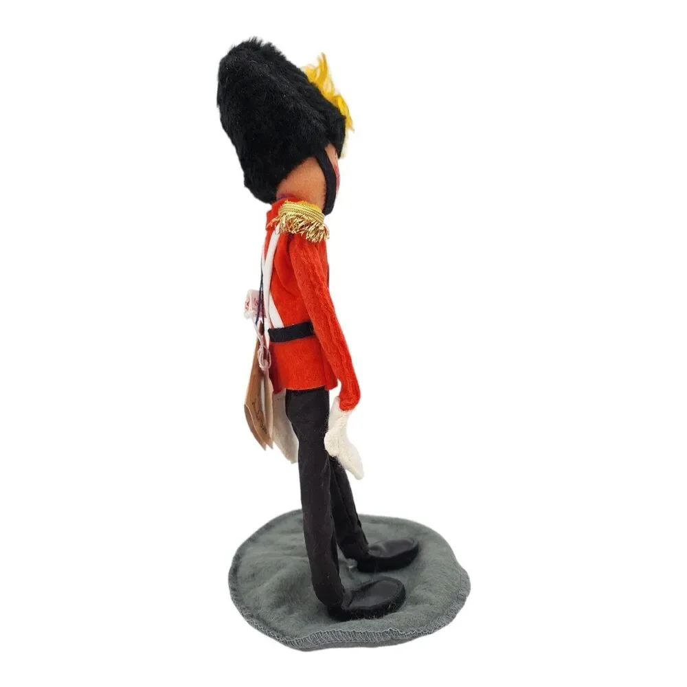 Vintage 1989 Annalee British Queen's Guard 11